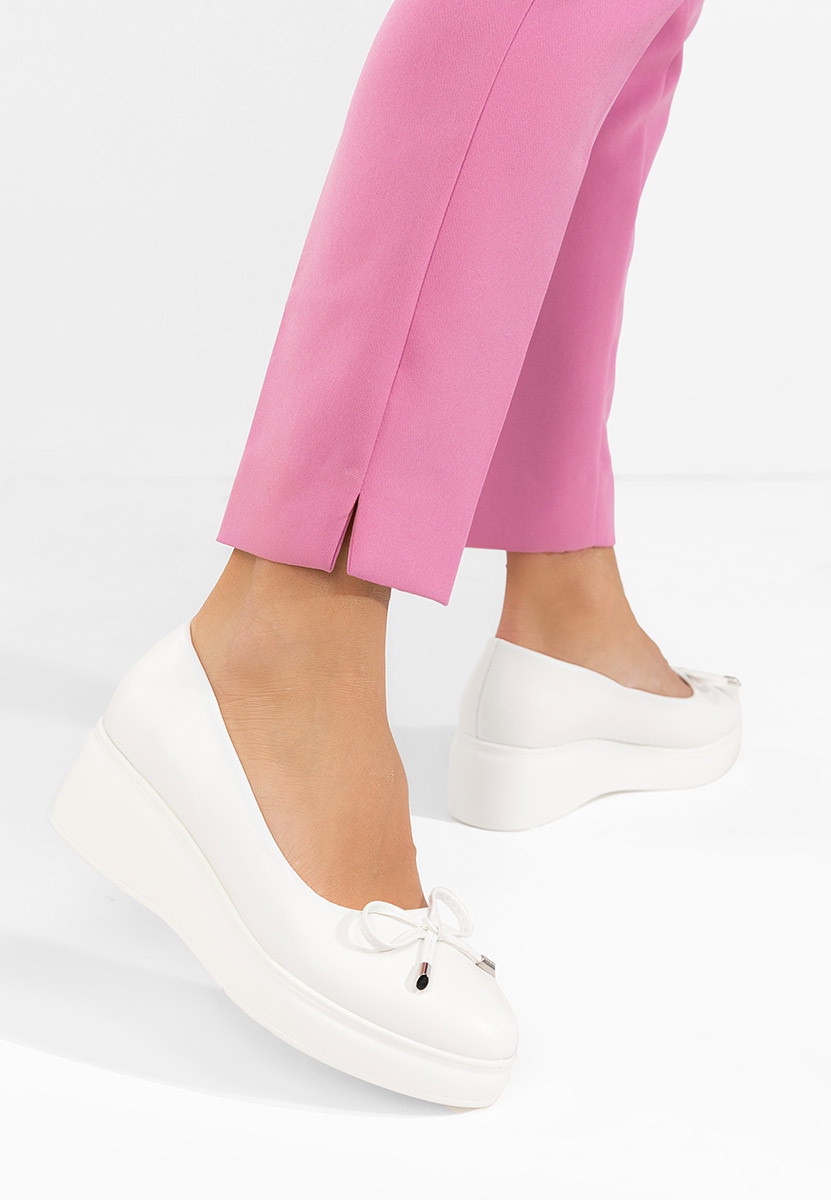 Обувки на платформа Olmaria бели