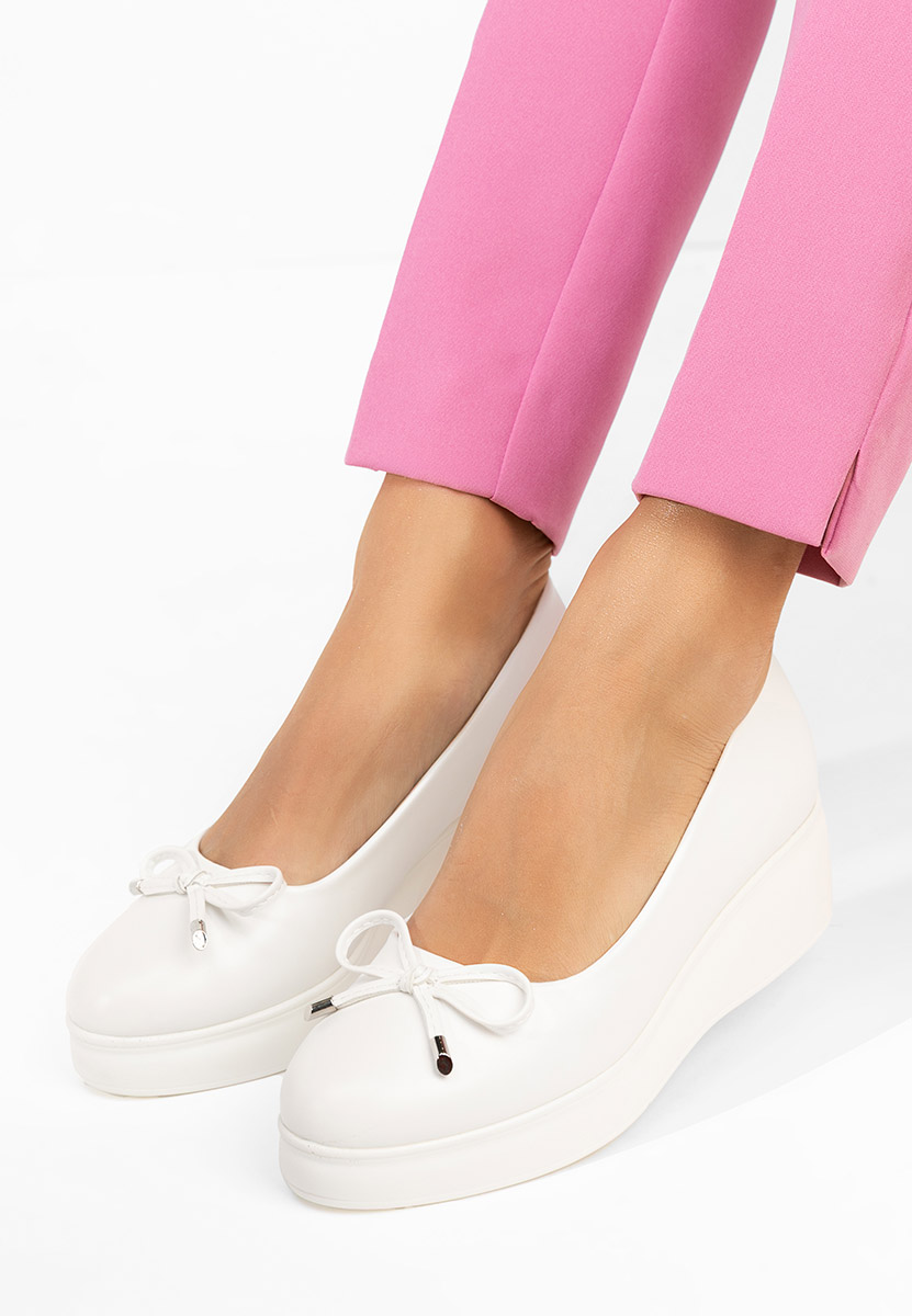 Обувки на платформа Olmaria бели