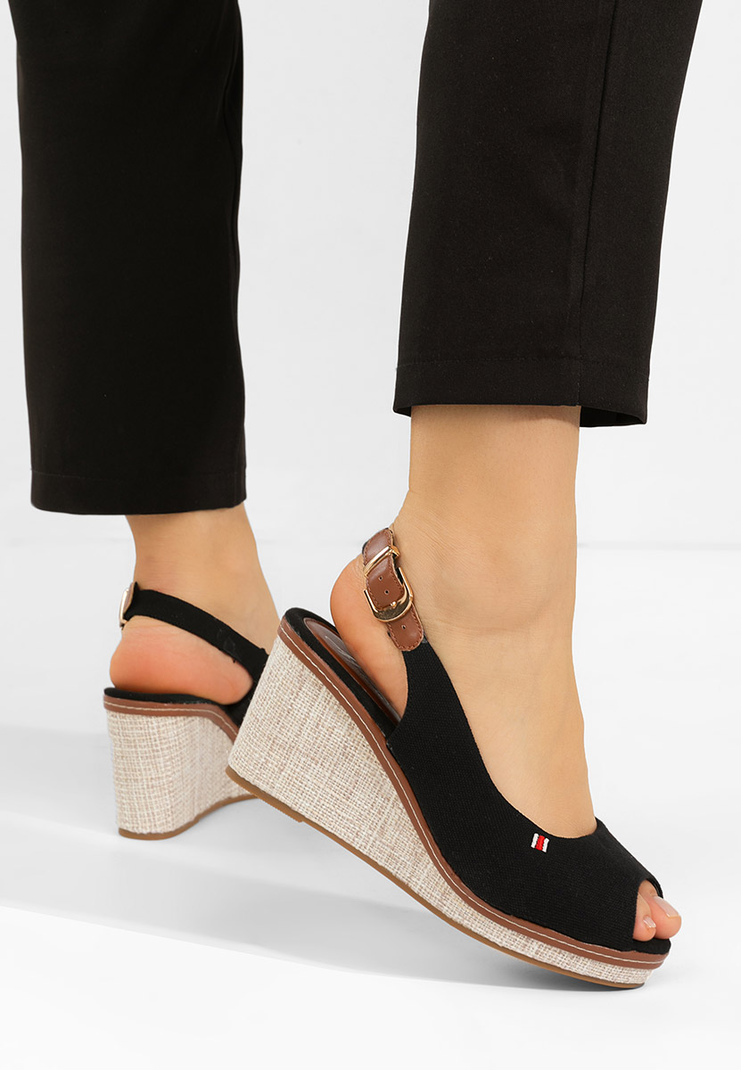 Сандали на платформа Carolla черен