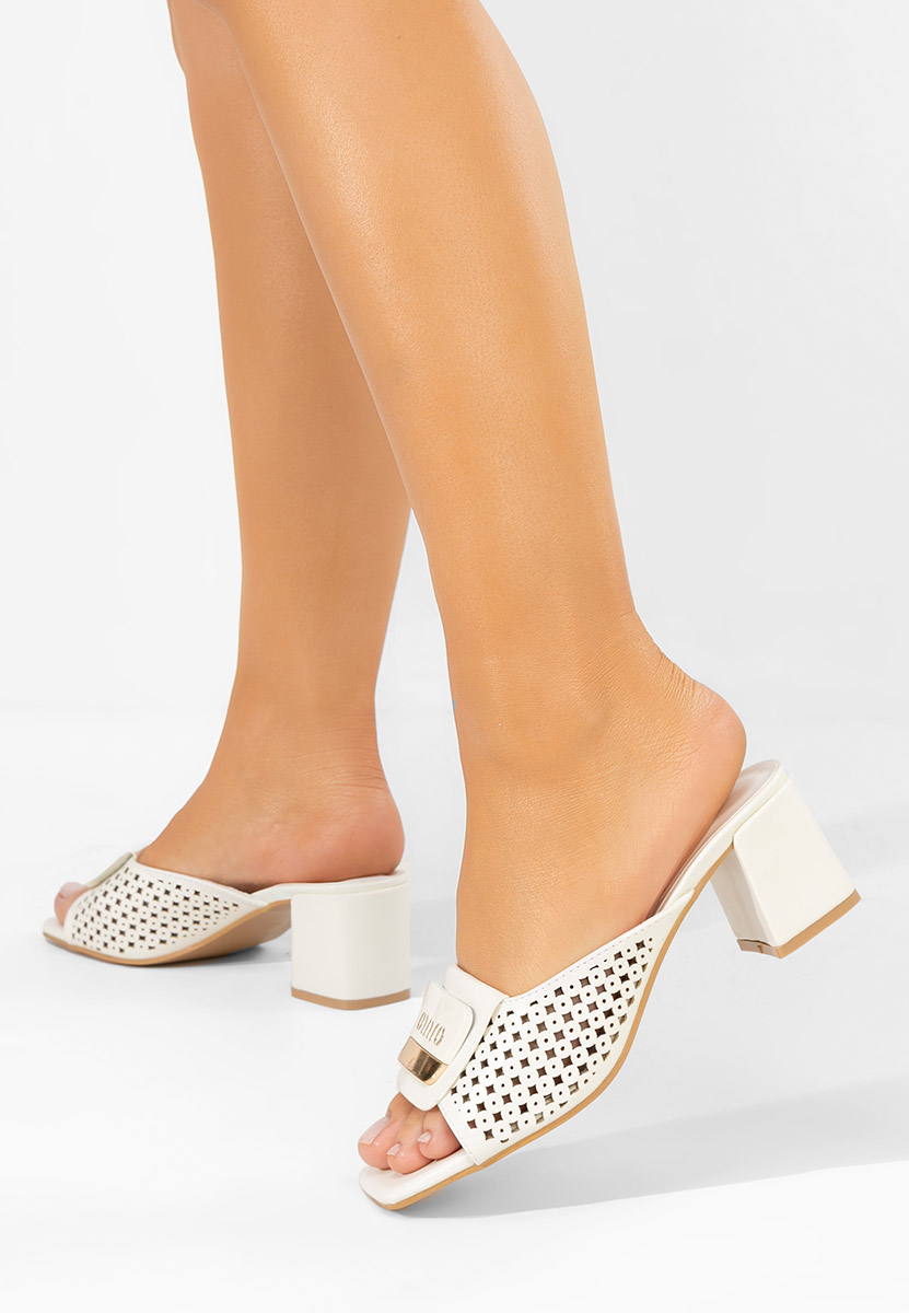 Чехли на ток Carmenia бели