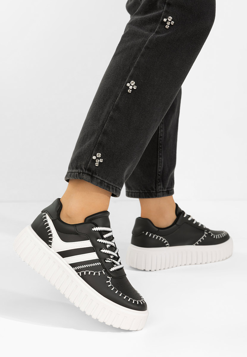 Cникърси на платформа Brandie черни