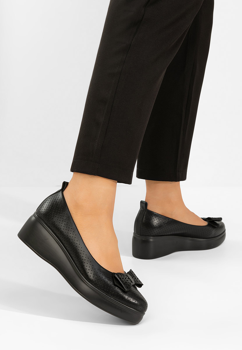 Обувки на платформа Latefa черни