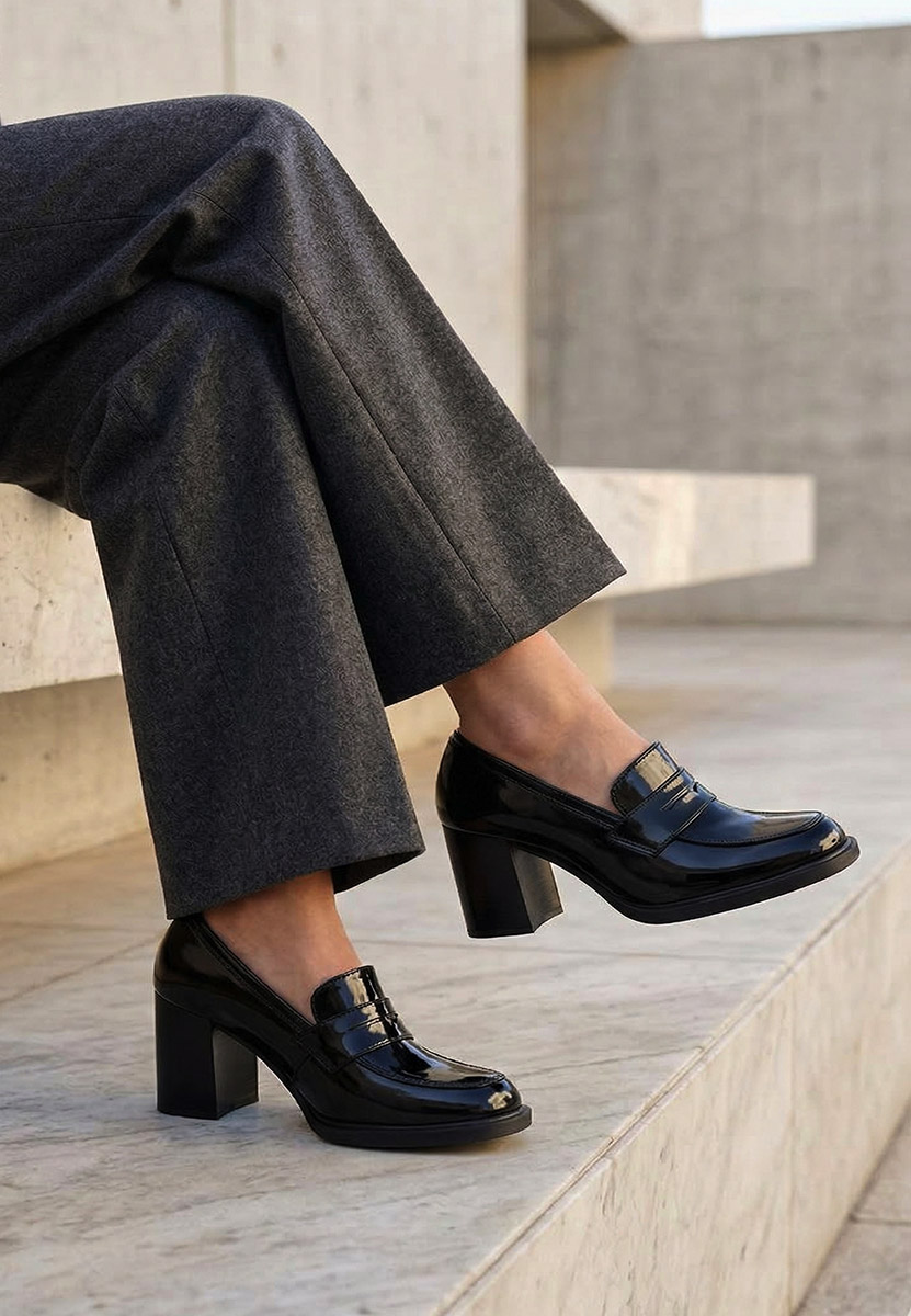 Дамски мокасини на ток Odesia V4 черни