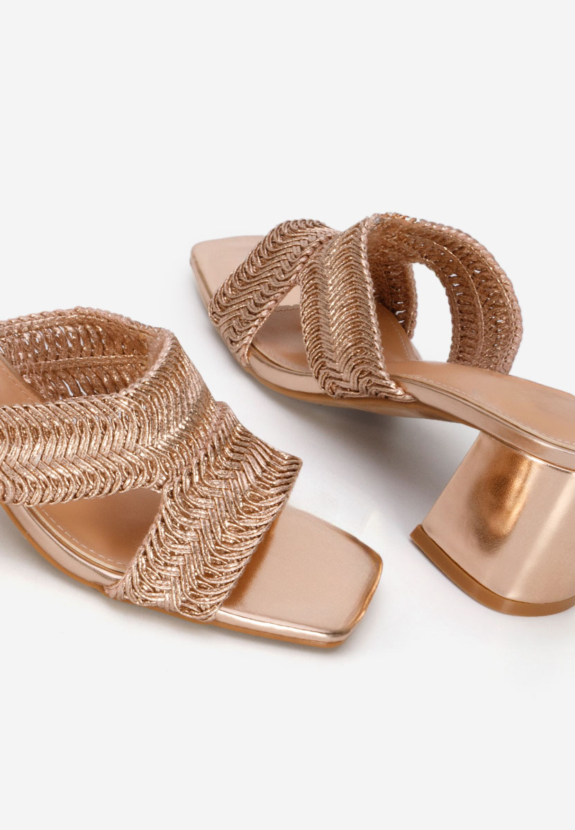 Чехли на ток Nely шампанско