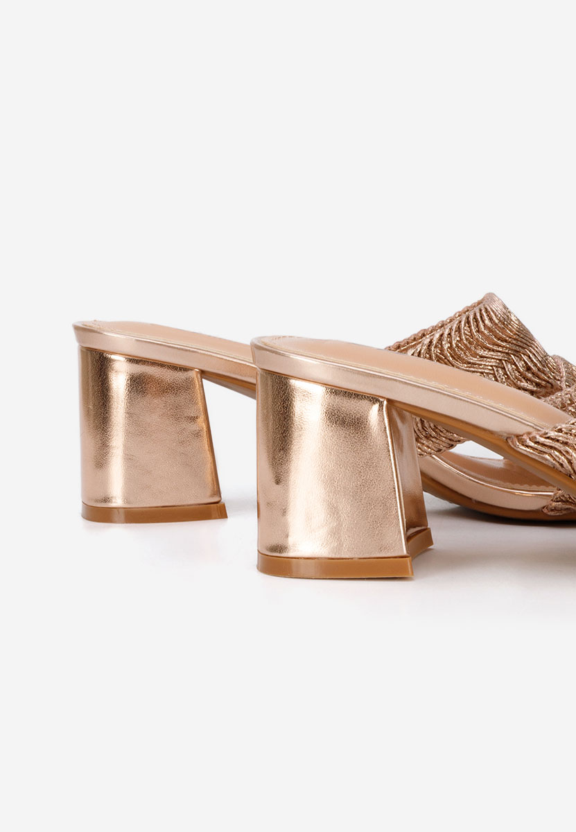 Чехли на ток Nely шампанско