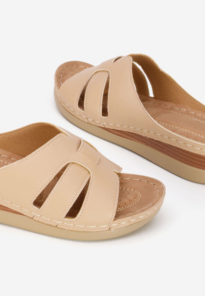 Чехли на платформа Marhta бежов