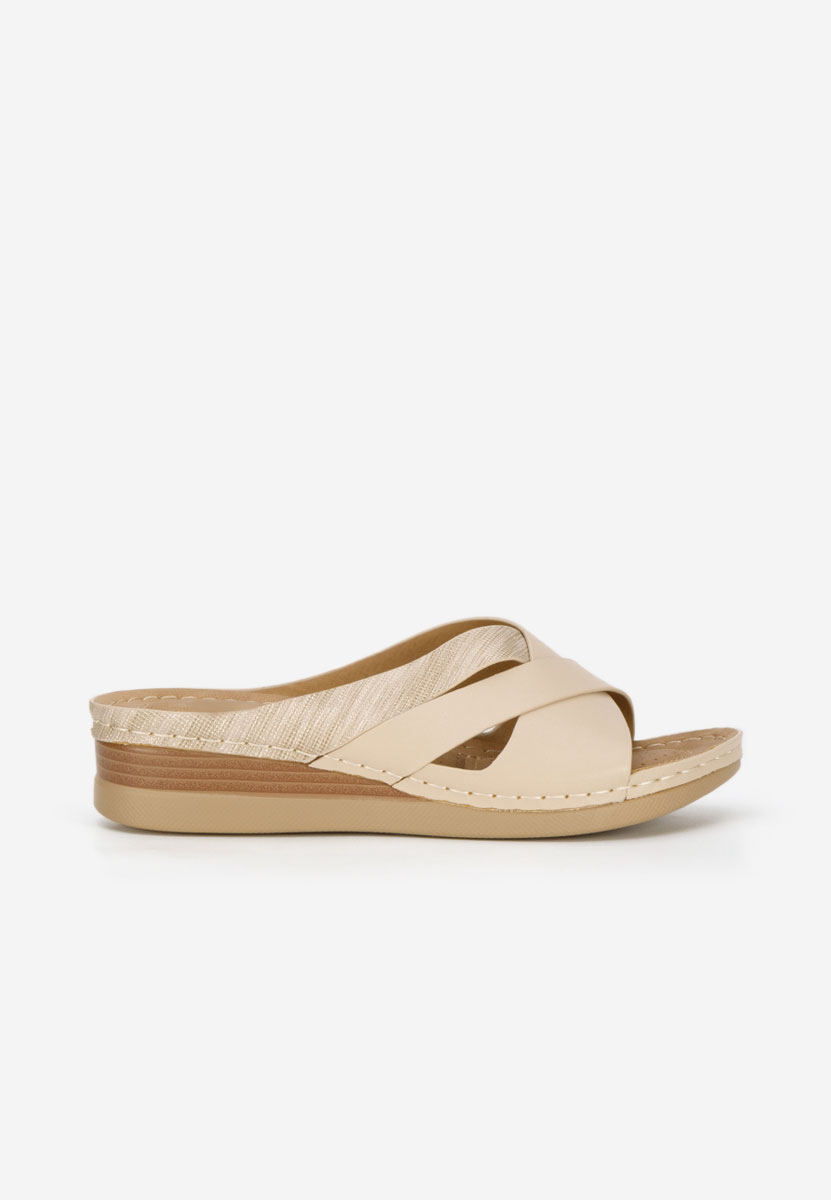 Чехли на платформа Maryna бежов