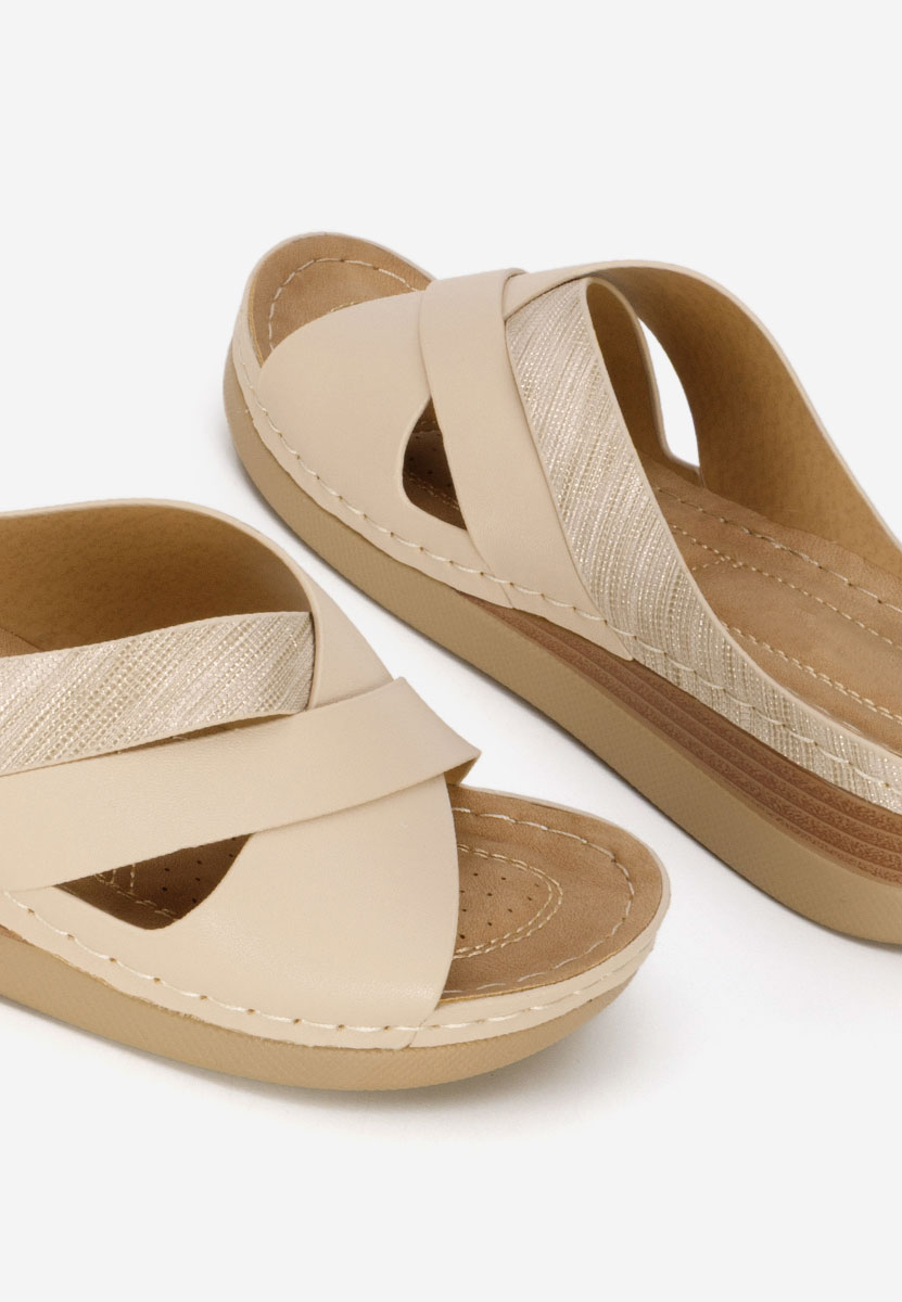 Чехли на платформа Maryna бежов