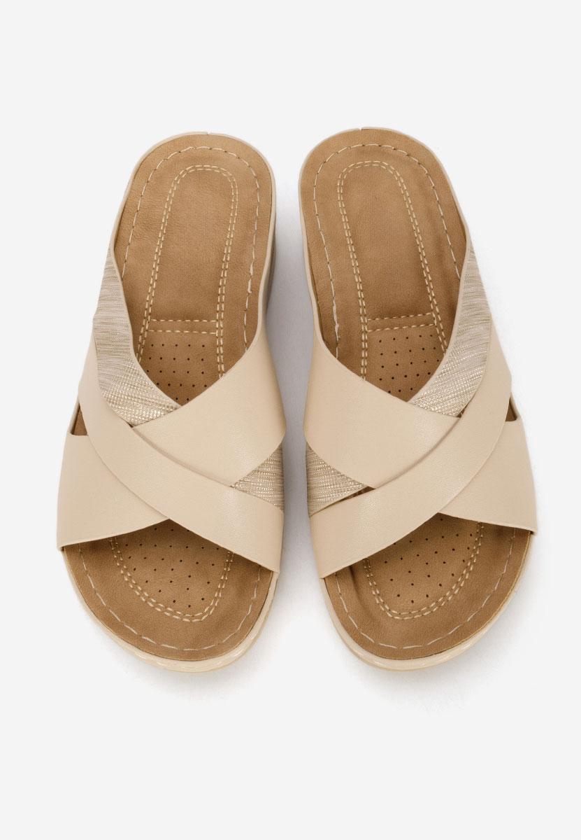 Чехли на платформа Maryna бежов