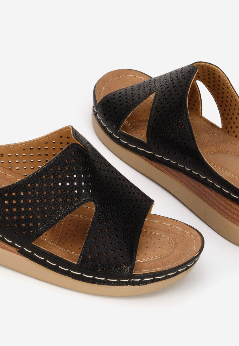 Чехли на платформа Hermana черни