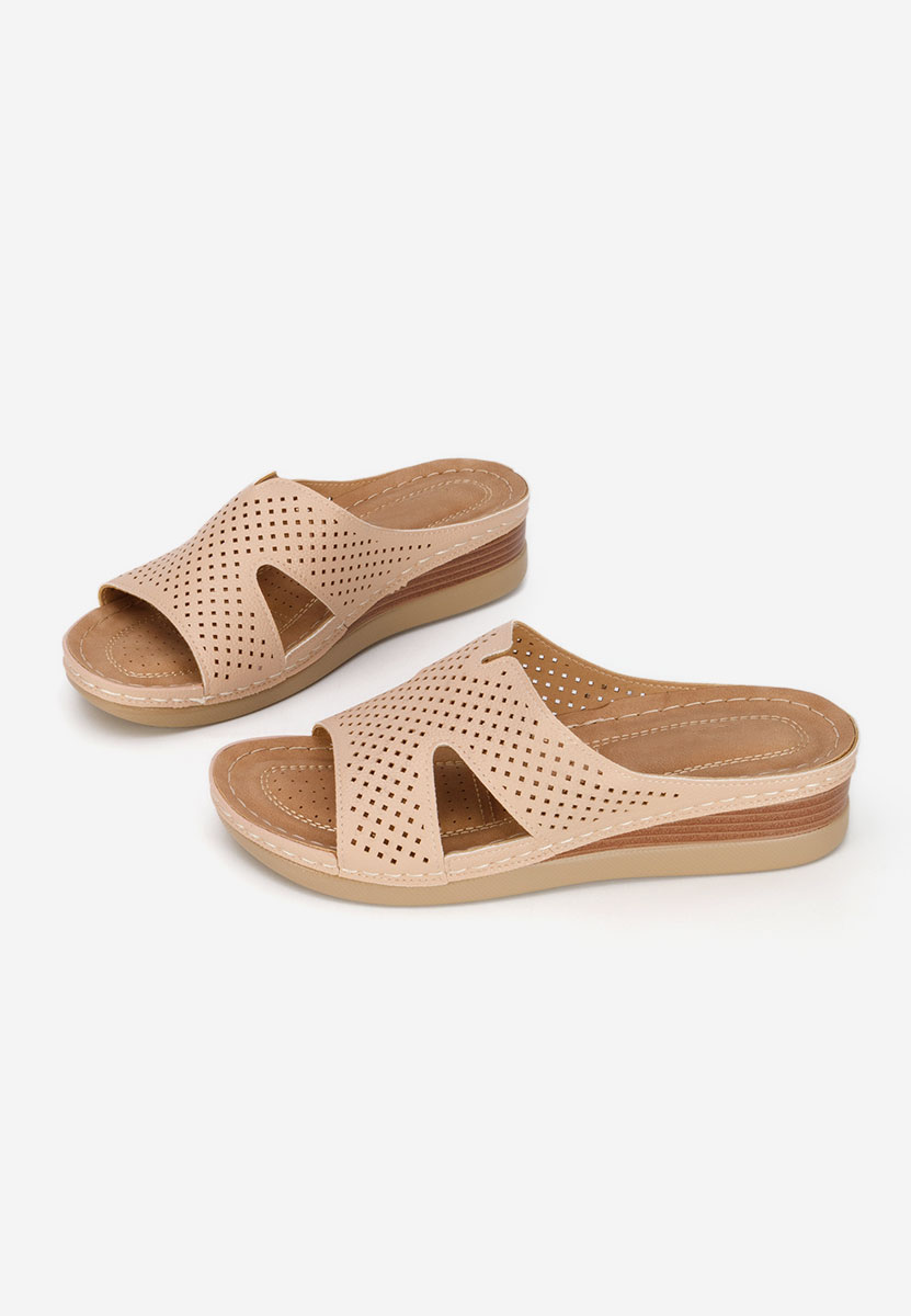 Чехли на платформа Hermana бежов