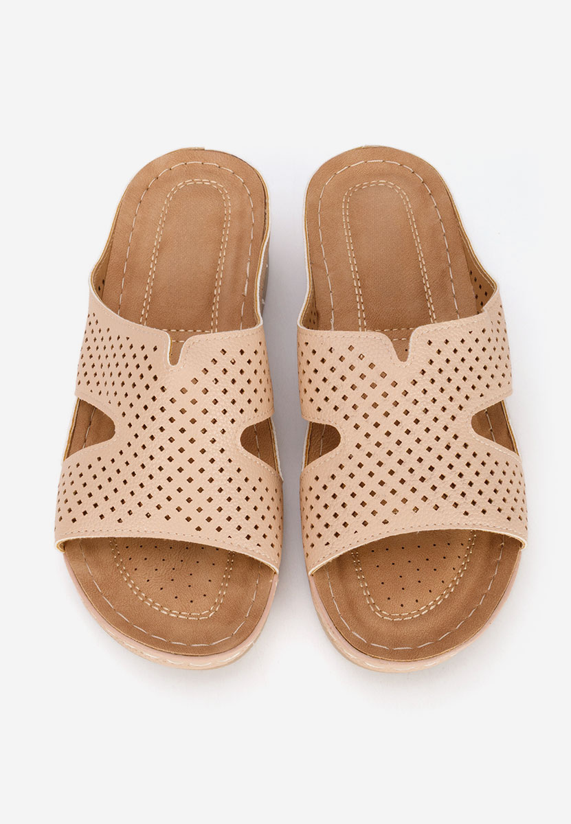 Чехли на платформа Hermana бежов