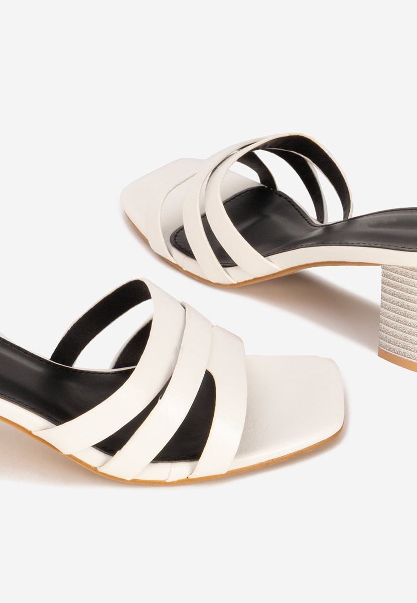 Чехли на ток Genoveva V2 бели