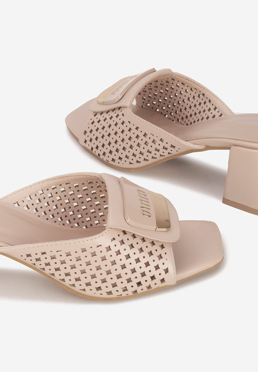 Чехли на ток Carmenia бежов