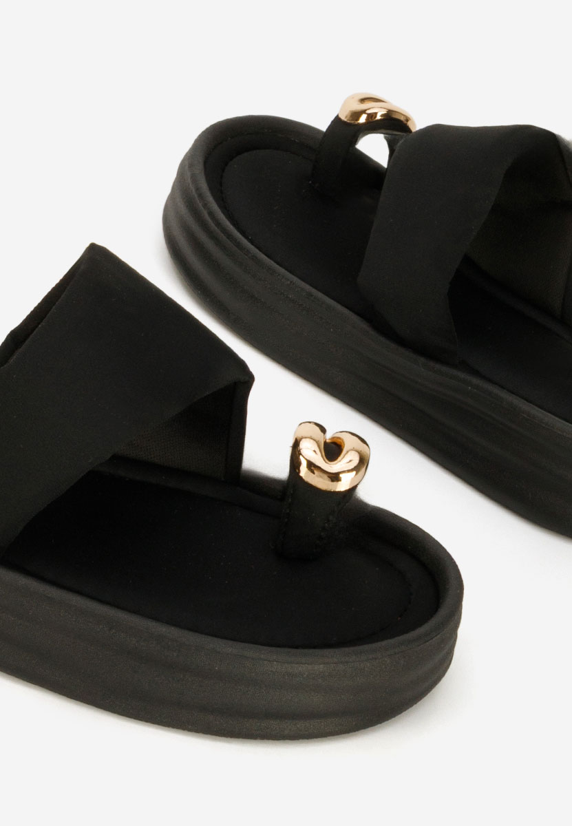 дамски чехли на платформа Alezzia черни