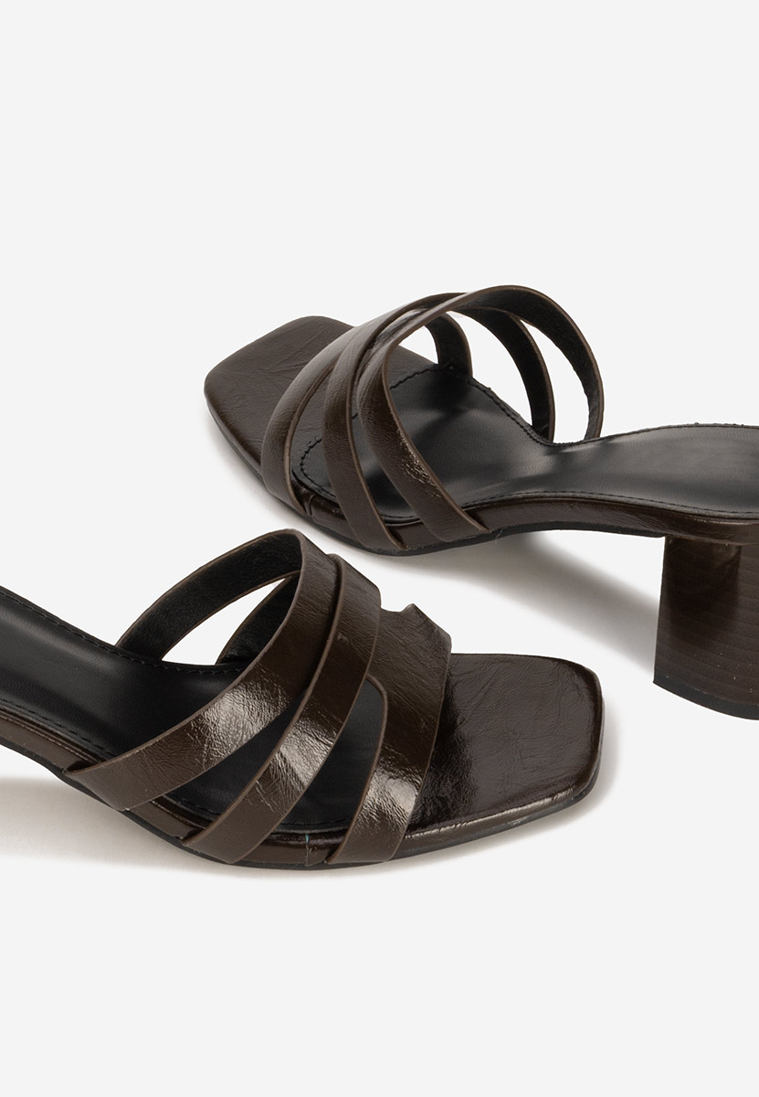 Чехли на ток Genoveva V2 кафяв