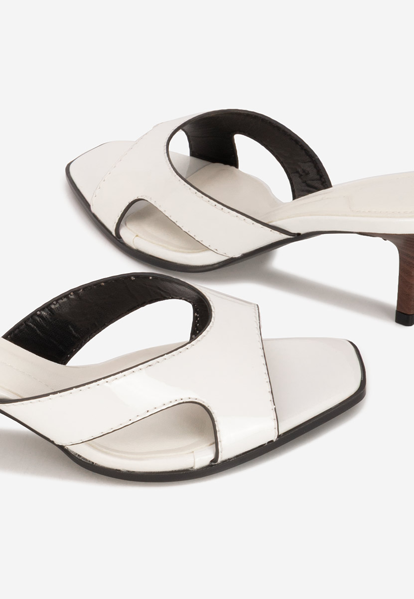 Чехли на ток Zinadia бели