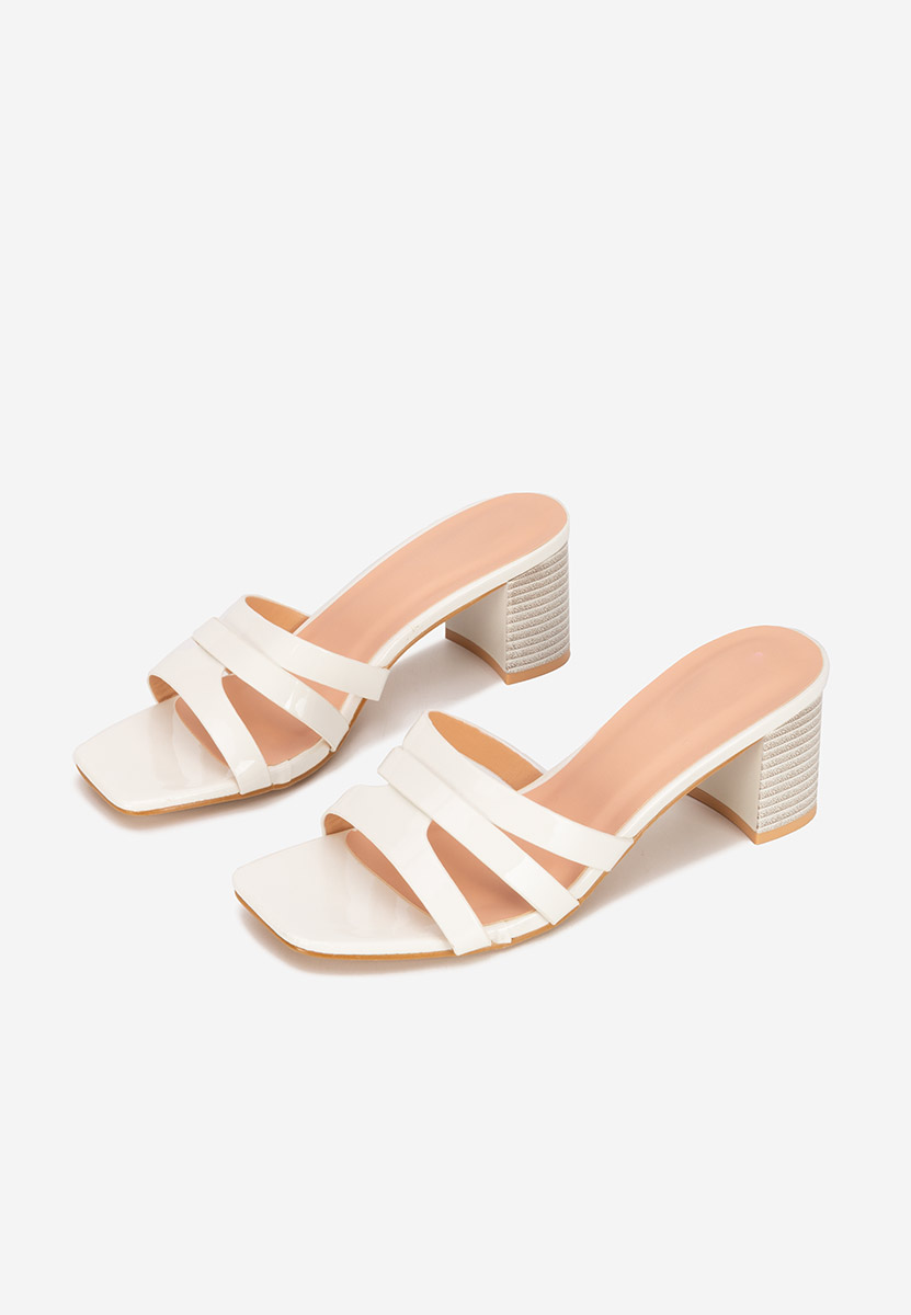 Чехли на ток Genoveva бели