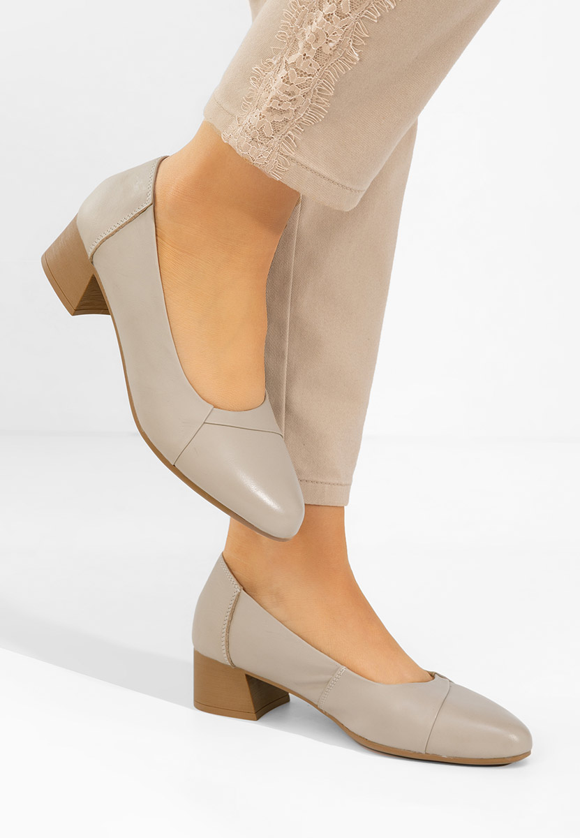 Кожени обувки Giulieta бежов