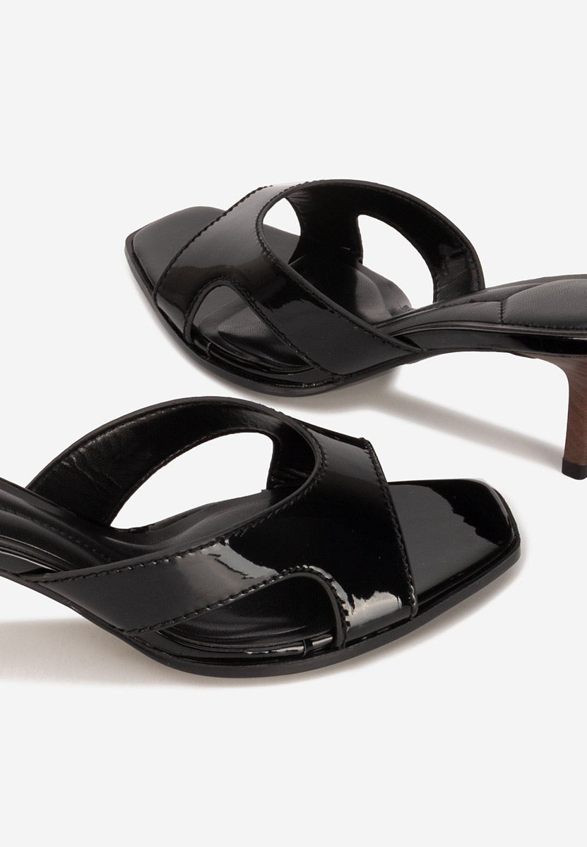 Чехли на ток Zinadia черни