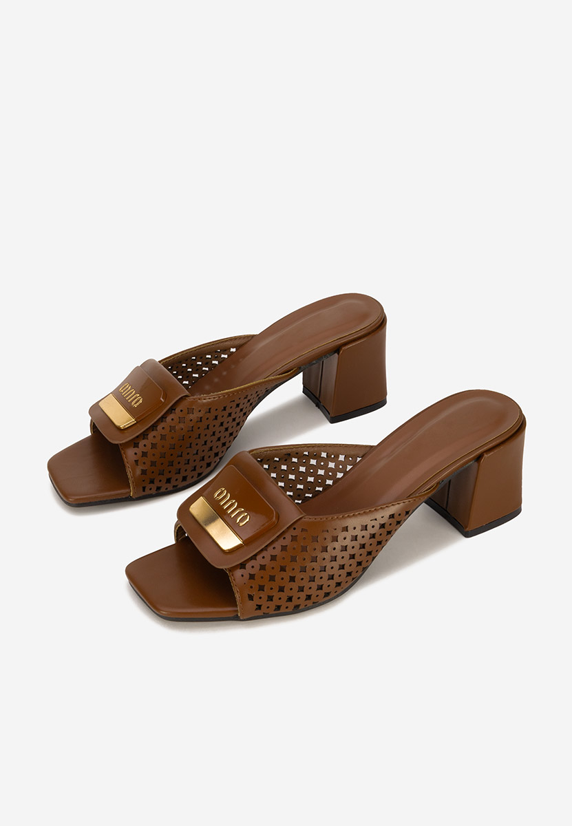 Чехли на ток Carmenia кафяв