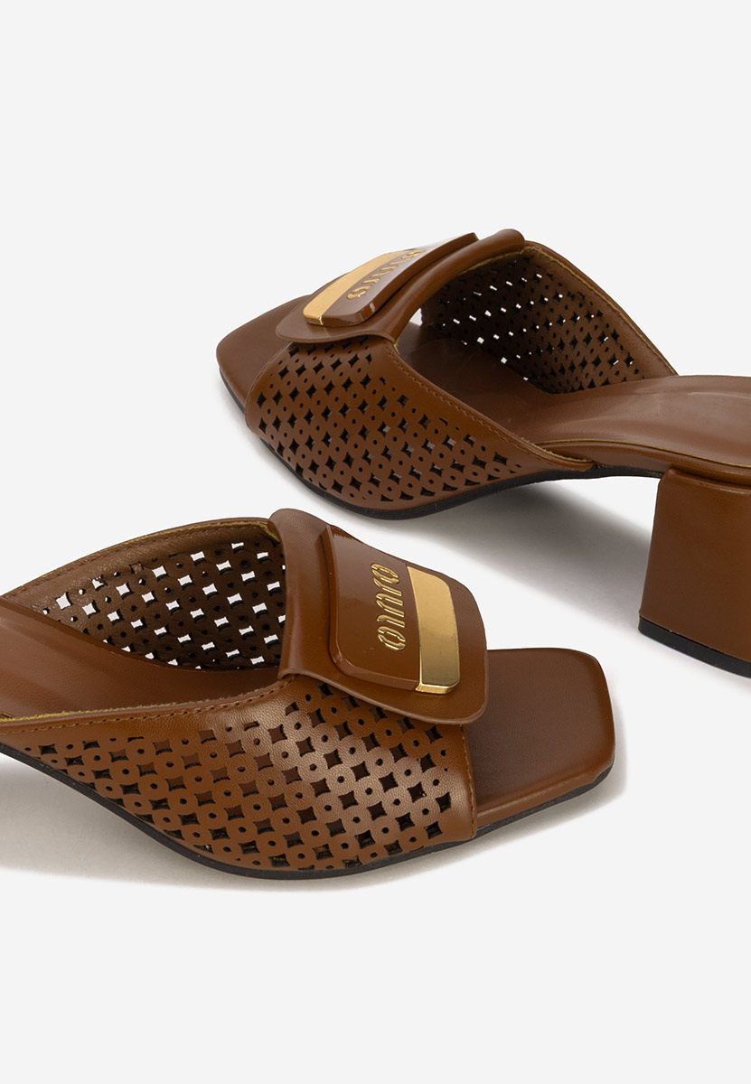 Чехли на ток Carmenia кафяв