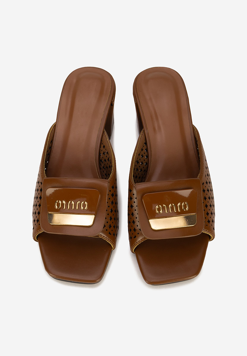 Чехли на ток Carmenia кафяв