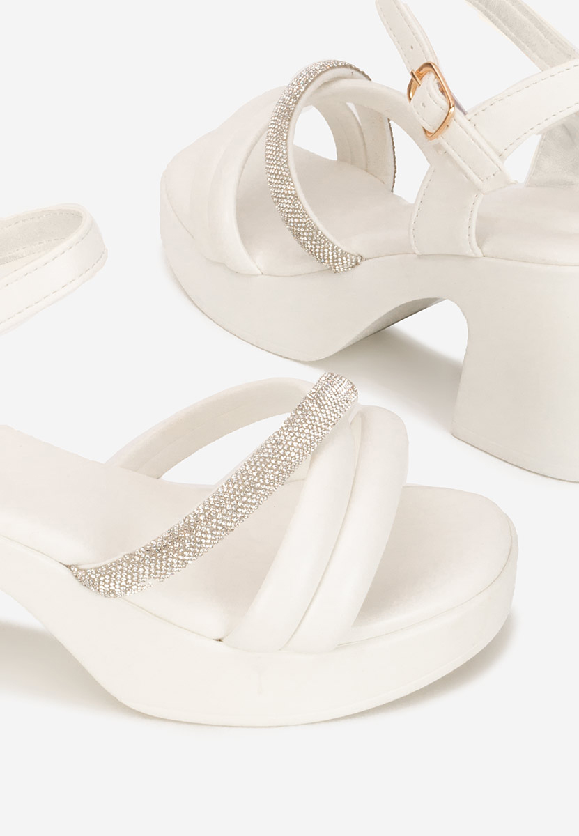Сандали на ток Jadina бели