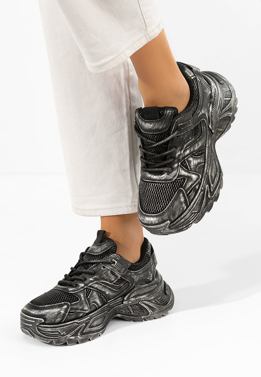 Cникърси на платформа Yalda черни