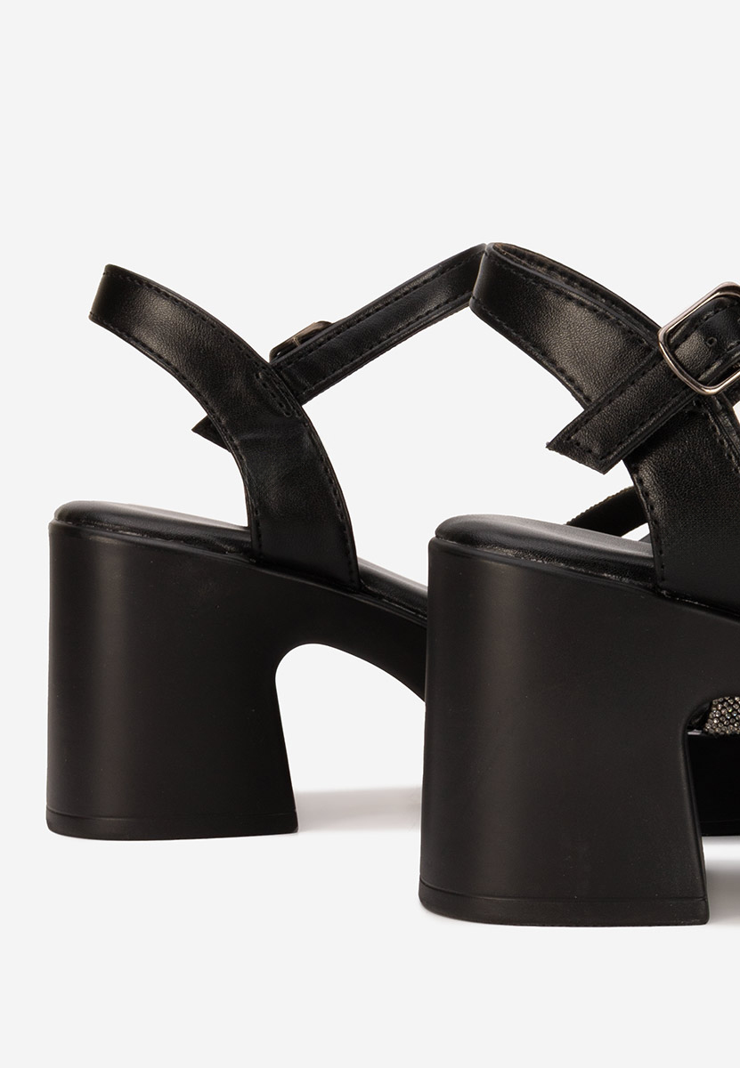 Сандали на ток Jadina черен