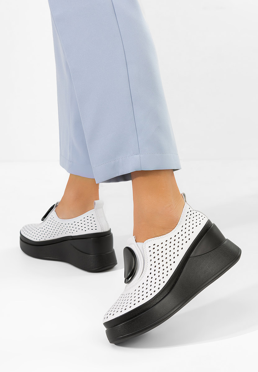 Обувки на платформа Aleksa бели