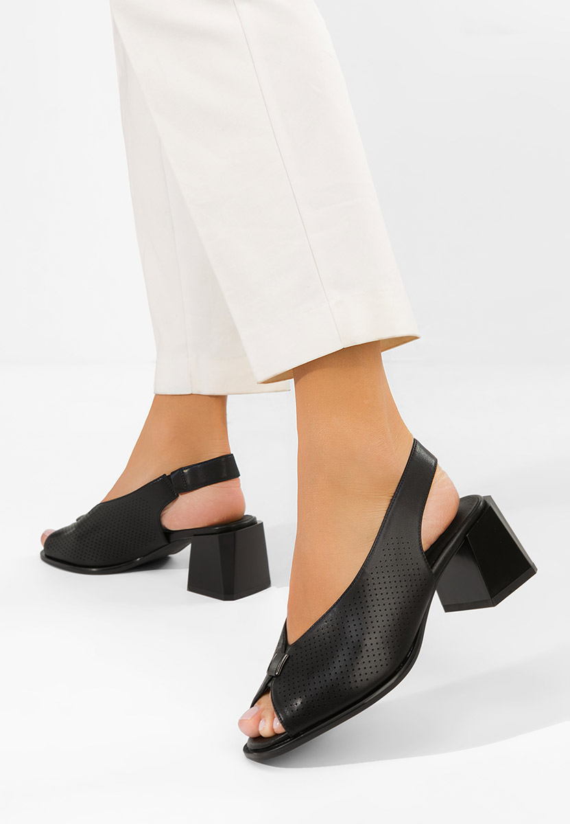 Сандали на ток Heliena черен