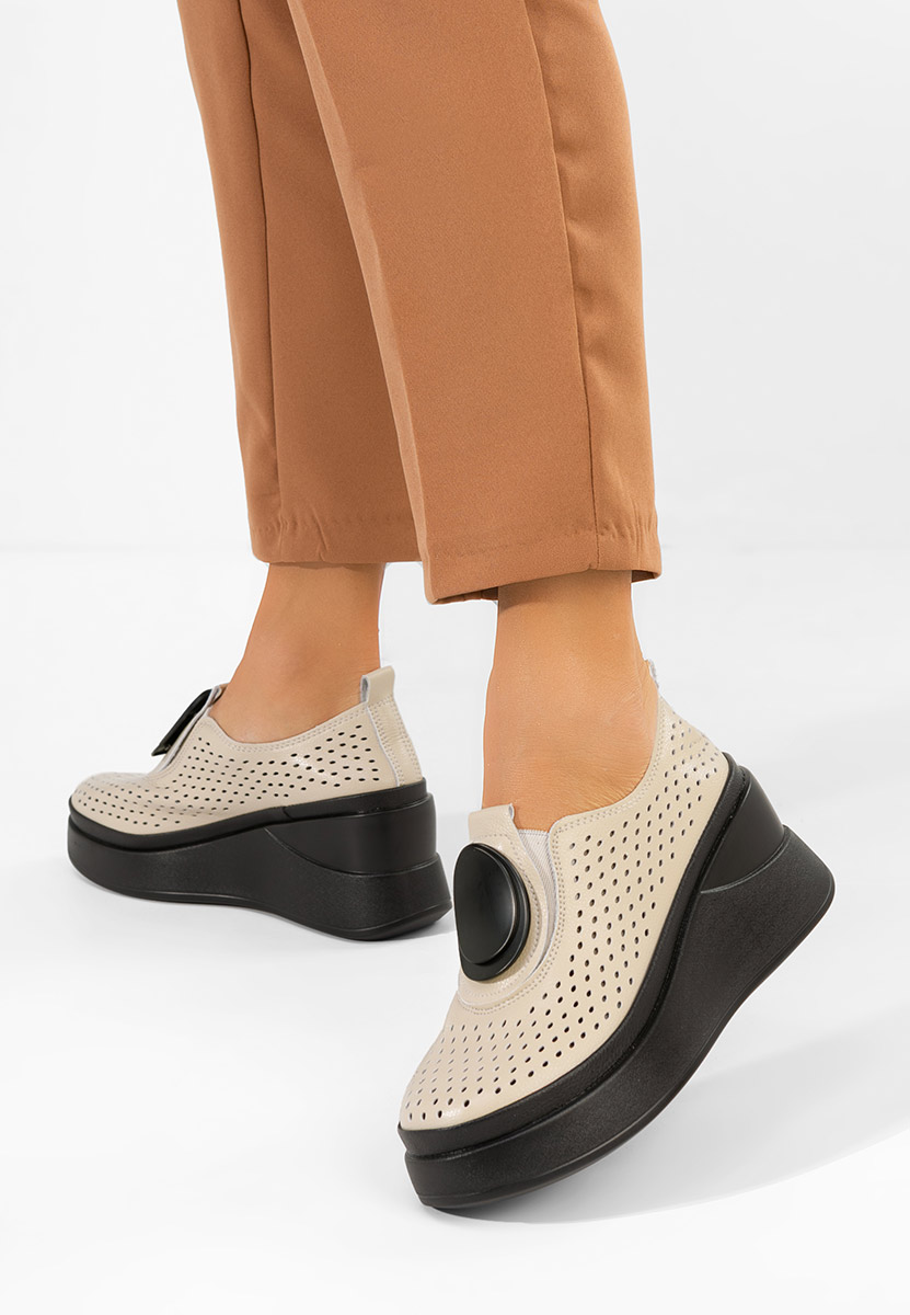 Обувки на платформа Aleksa бежов