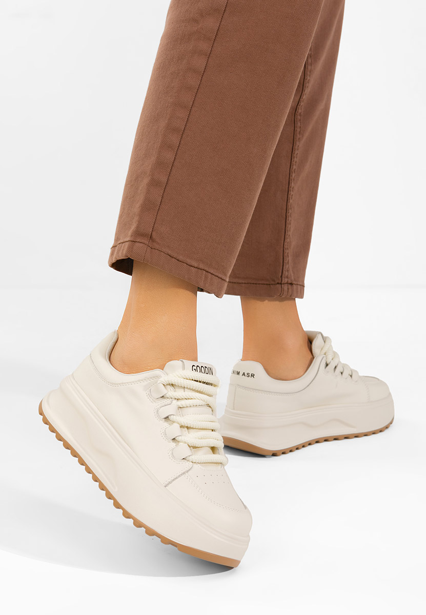 Дамски сникърси Clarra бели