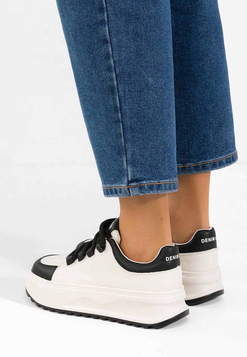 Дамски сникърси Clarra V2 бели