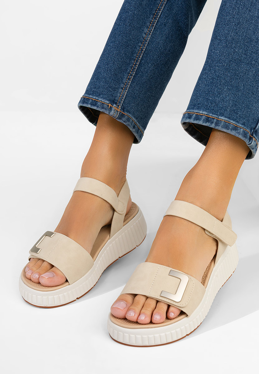 Сандали на платформа Cistela бежов