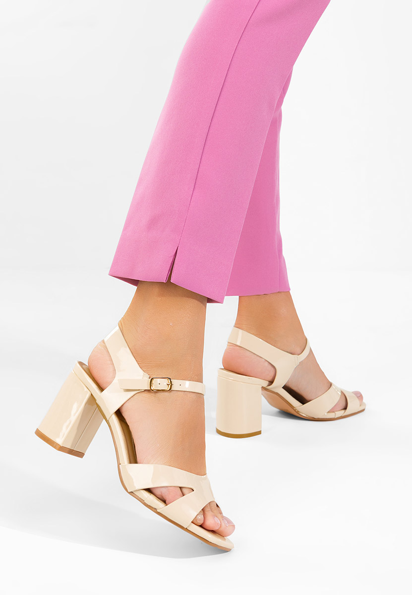 Сандали на ток Iustima бежов