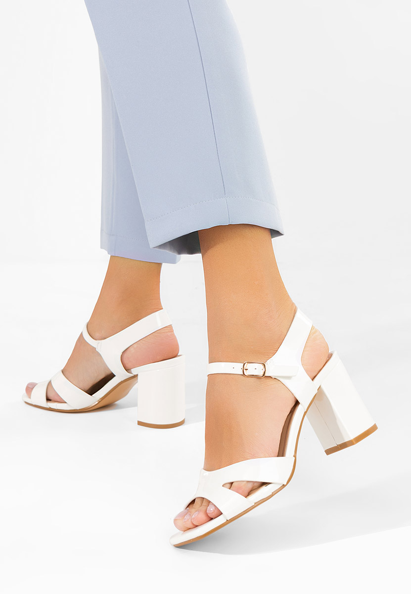 Сандали на ток Iustima бели